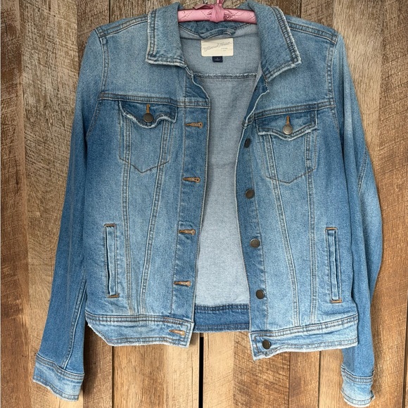 Universal Thread Classic Medium Blue Denim Jacket Size Small - Picture 12 of 12
